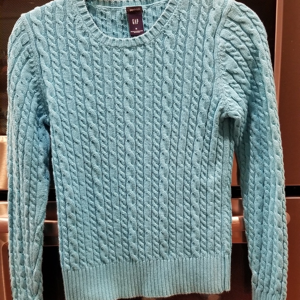 GAP barely worn crewneck sweater